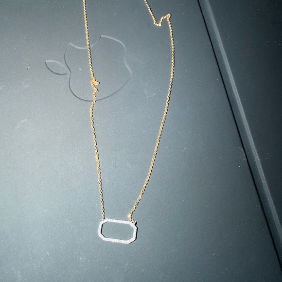 Elegant Gold Diamond Necklace - Picture 5 of 5